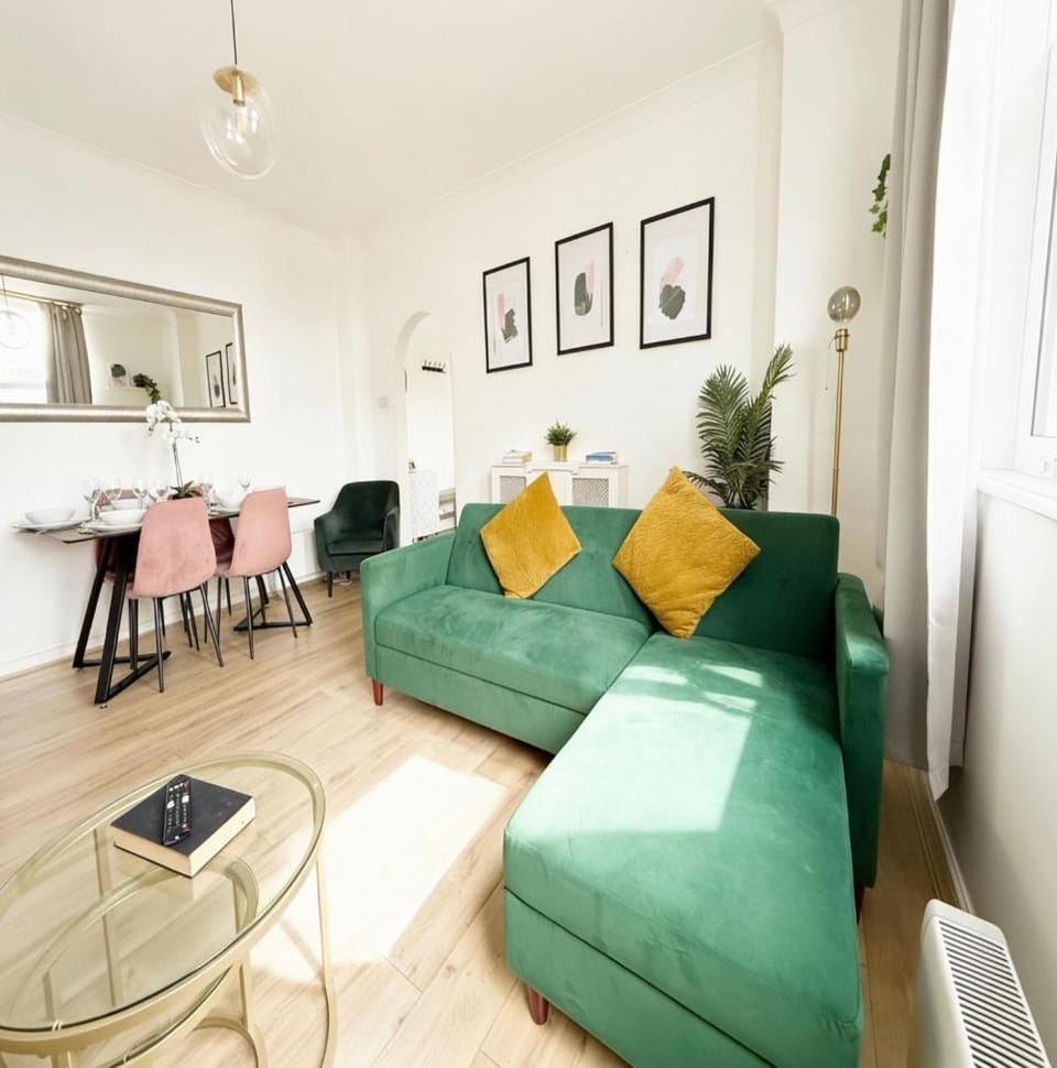 Serene Ocean Side Apartment BTN Apartment in Hove