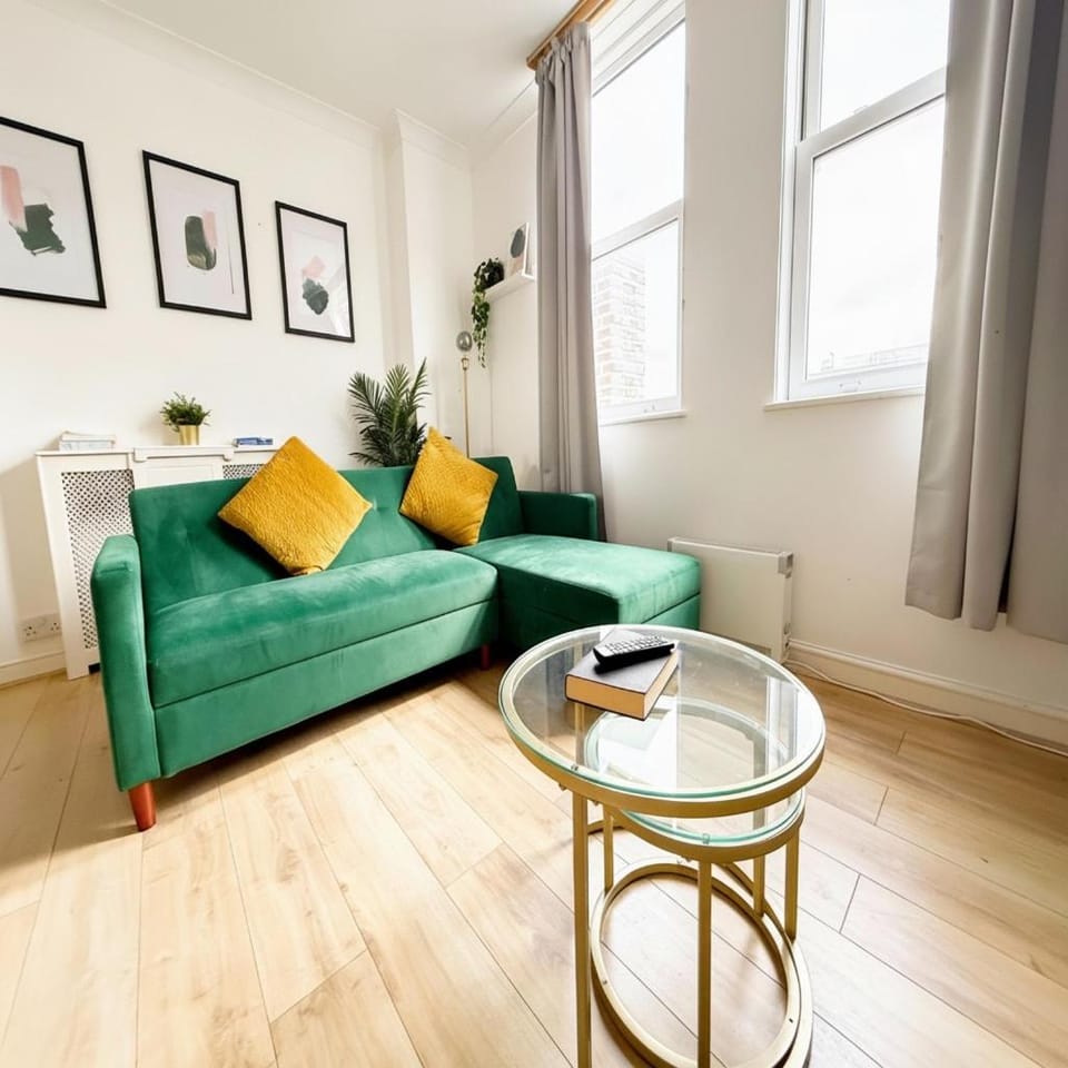 Serene Ocean Side Apartment BTN Apartment in Hove
