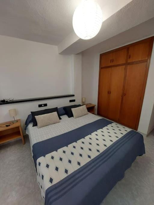 Apartamento, piscina y playa Apartment in Valencian Community