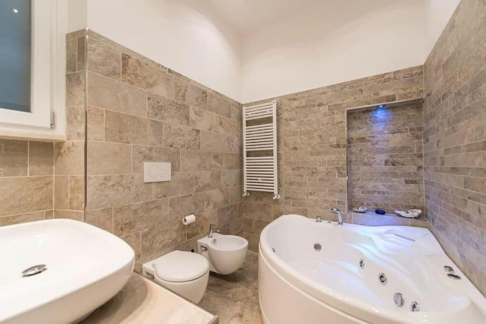 Toilet, Hot Tub, Bathroom, Bath, bidet