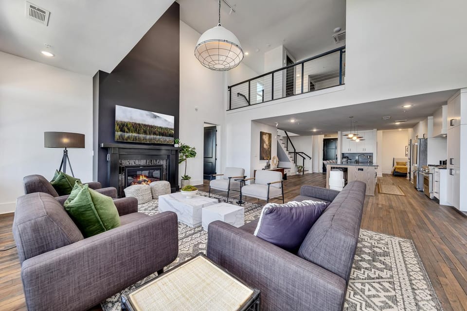 Kitchen or kitchenette, Living room