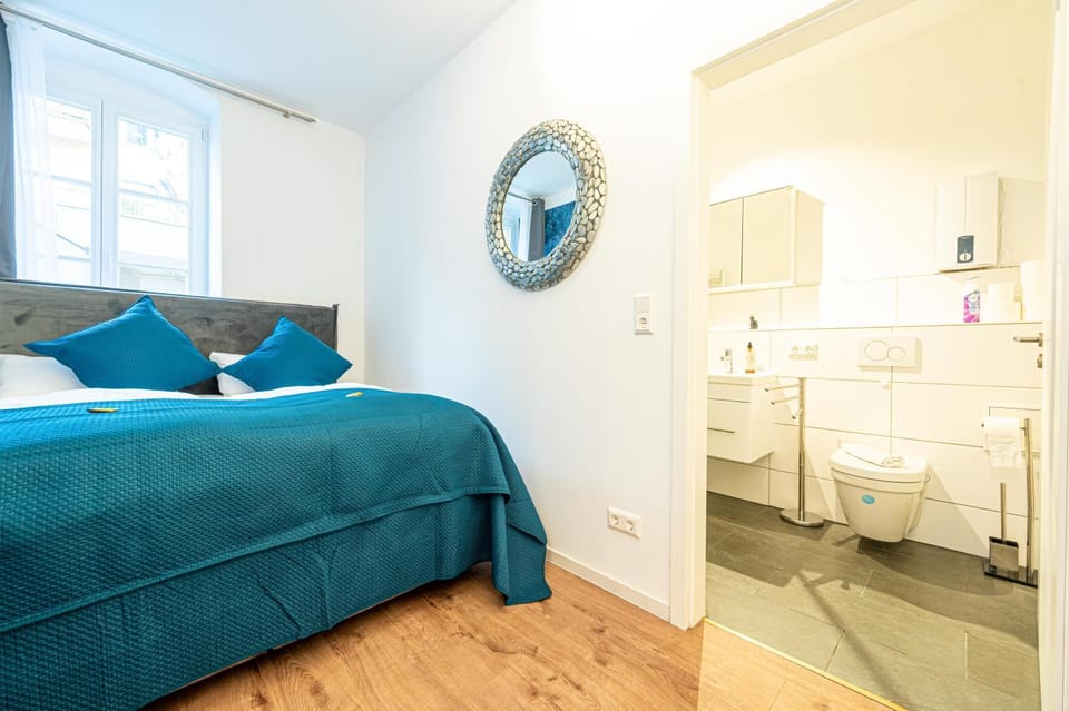 Bathroom, Photo of the whole room, Bedroom