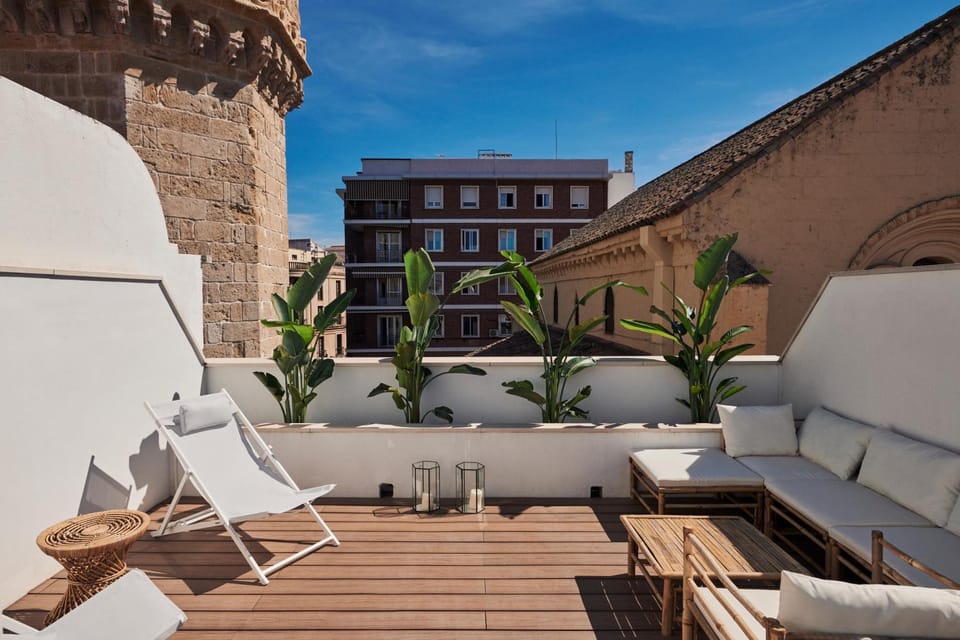 View (from property/room), Balcony/Terrace, sunbed