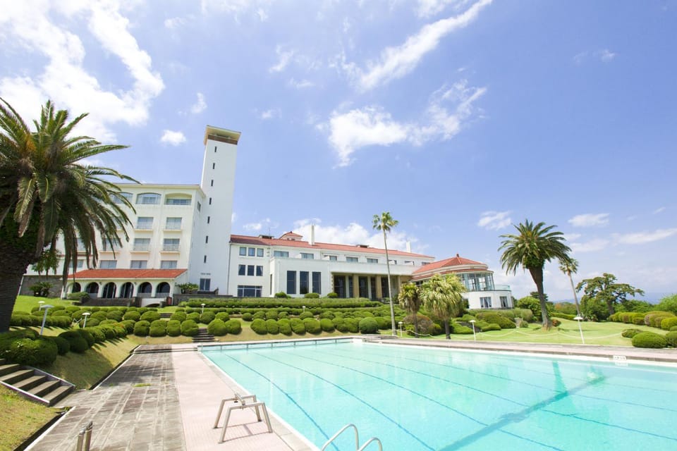 Property building, Garden, Swimming pool