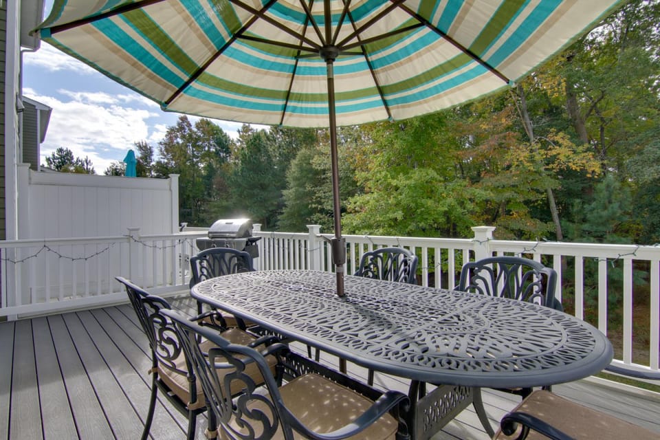 6 Mi to Rehoboth Beach: Townhome w/ Pool Access! House in Sussex County
