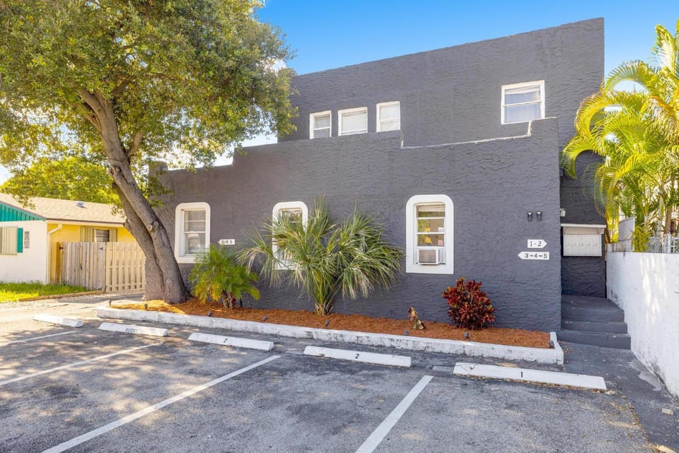 Lauderdale Bliss - Mins to Las Olas & Beach Apartment in Fort Lauderdale