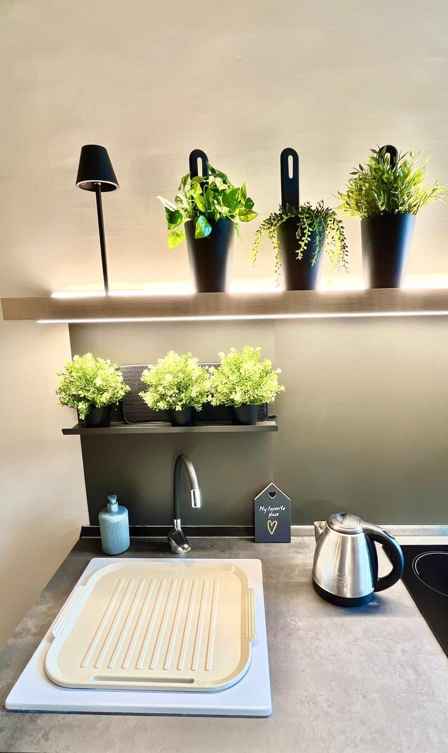 Coffee/tea facilities, Kitchen or kitchenette