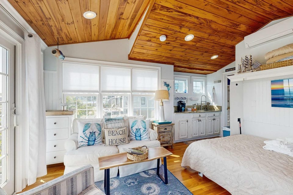 The Atlantic Apartment in West Yarmouth