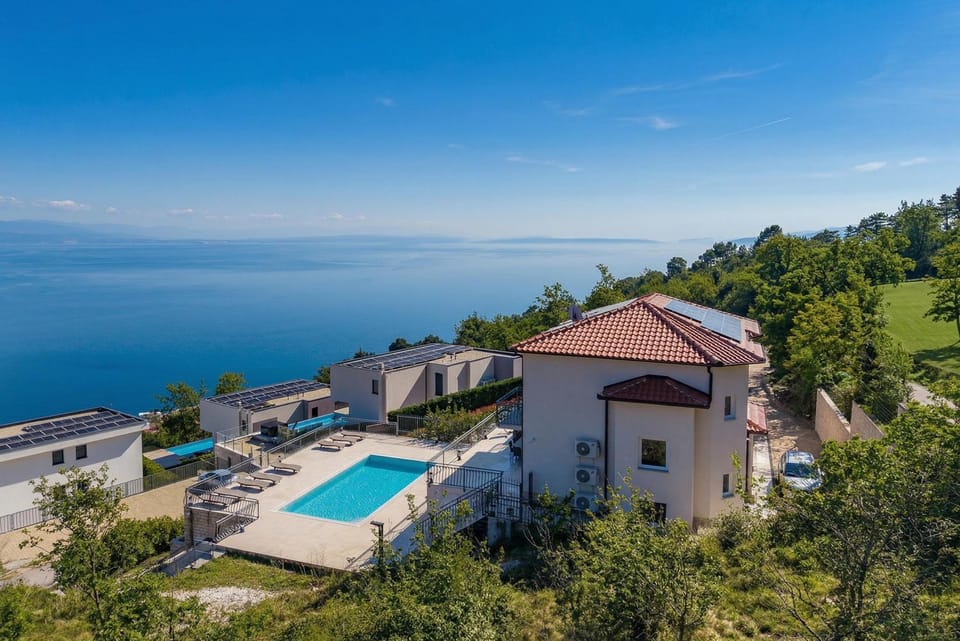 Villa Esarjo with Heated Pool and Sea View Villa in Primorje-Gorski Kotar County