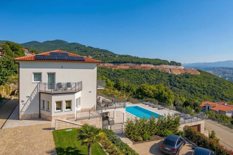 Villa Esarjo with Heated Pool and Sea View Villa in Primorje-Gorski Kotar County