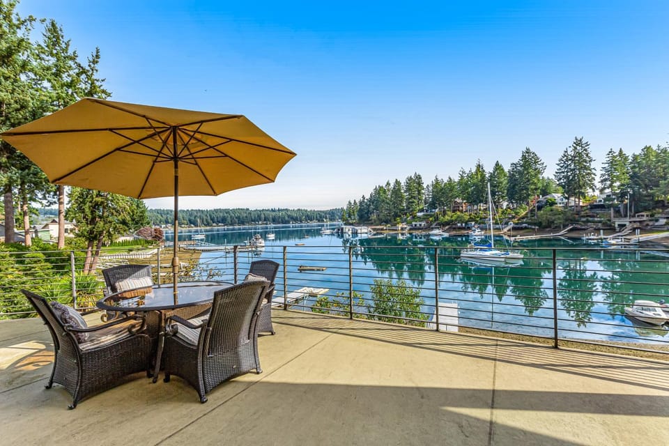 Driftwood Villa House in Puget Sound