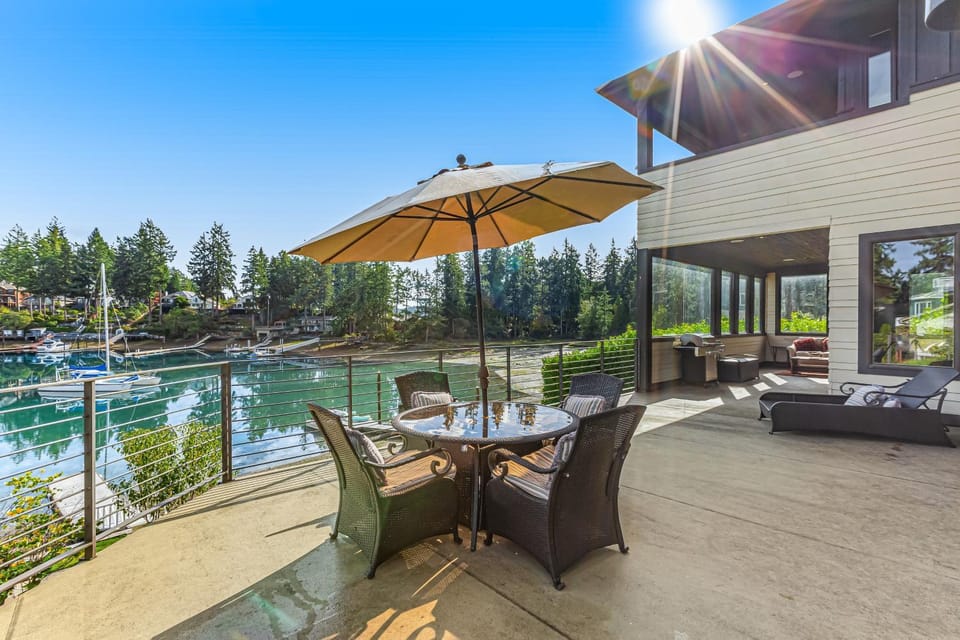 Driftwood Villa House in Puget Sound