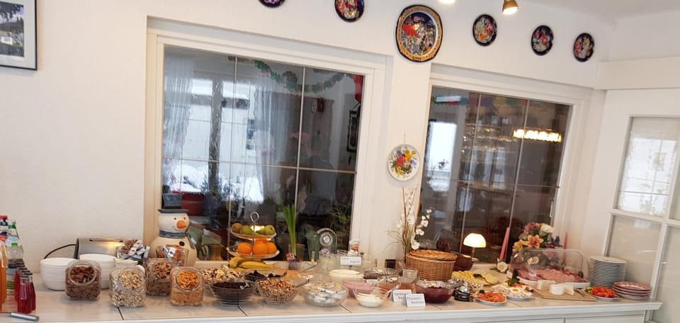 Decorative detail, Breakfast