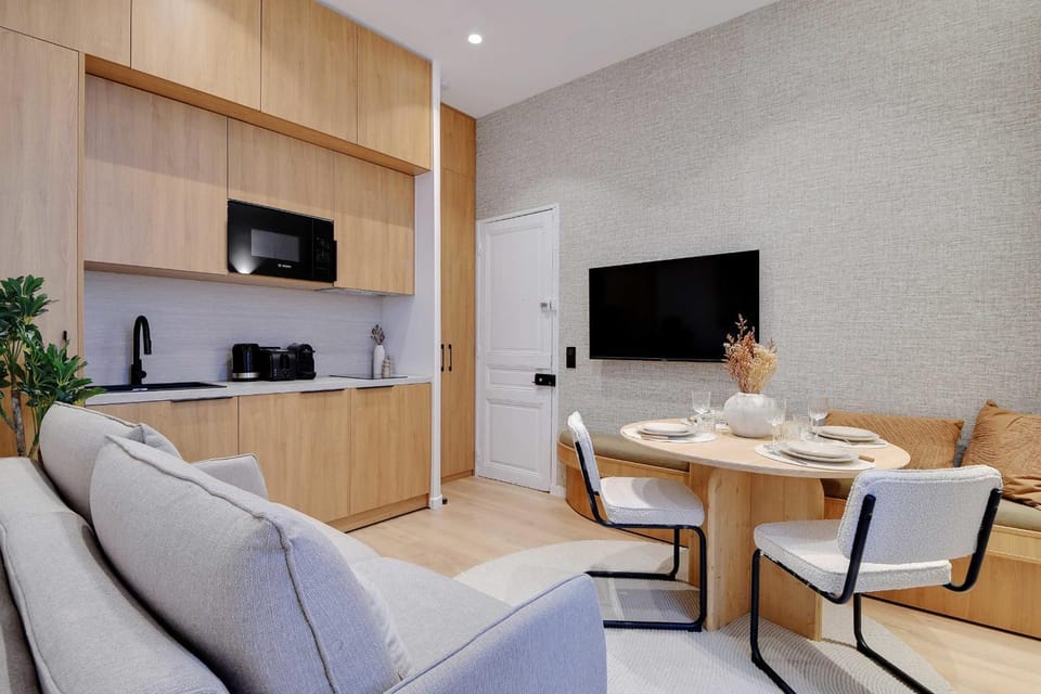 Coffee/tea facilities, Seating area, Dining area, minibar