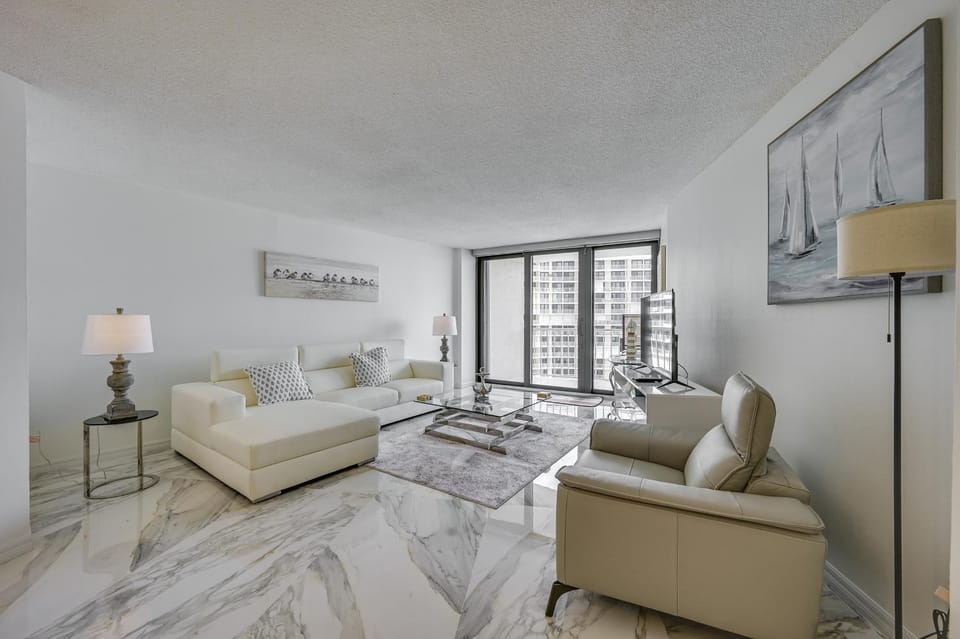 Beachfront Marco Island Condo w/ Pool Access! House in Marco Island