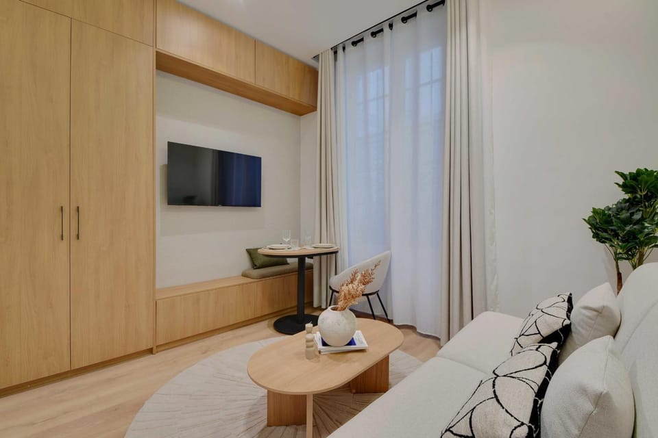 TV and multimedia, Photo of the whole room, Seating area