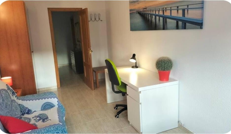 Habitación individual en la playa Vacation rental in Alicante