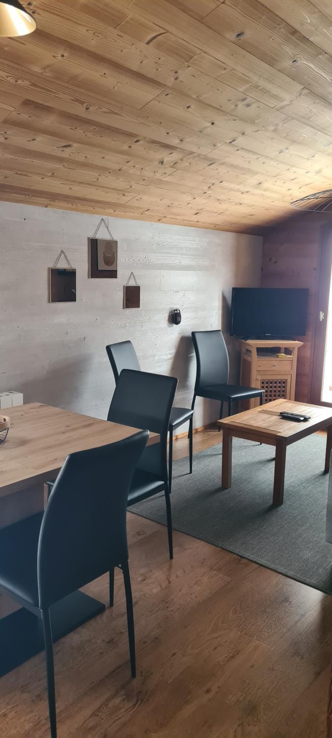 40m2 au pied des pistes Hauteluce les saisies 4 à 6 personnes Apartment in Haute-Savoie