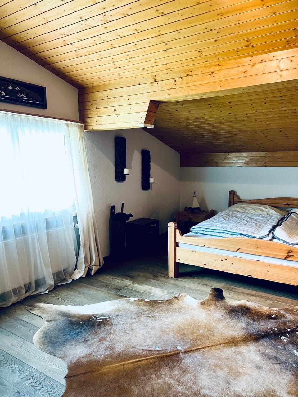 Bed, Photo of the whole room, Bedroom