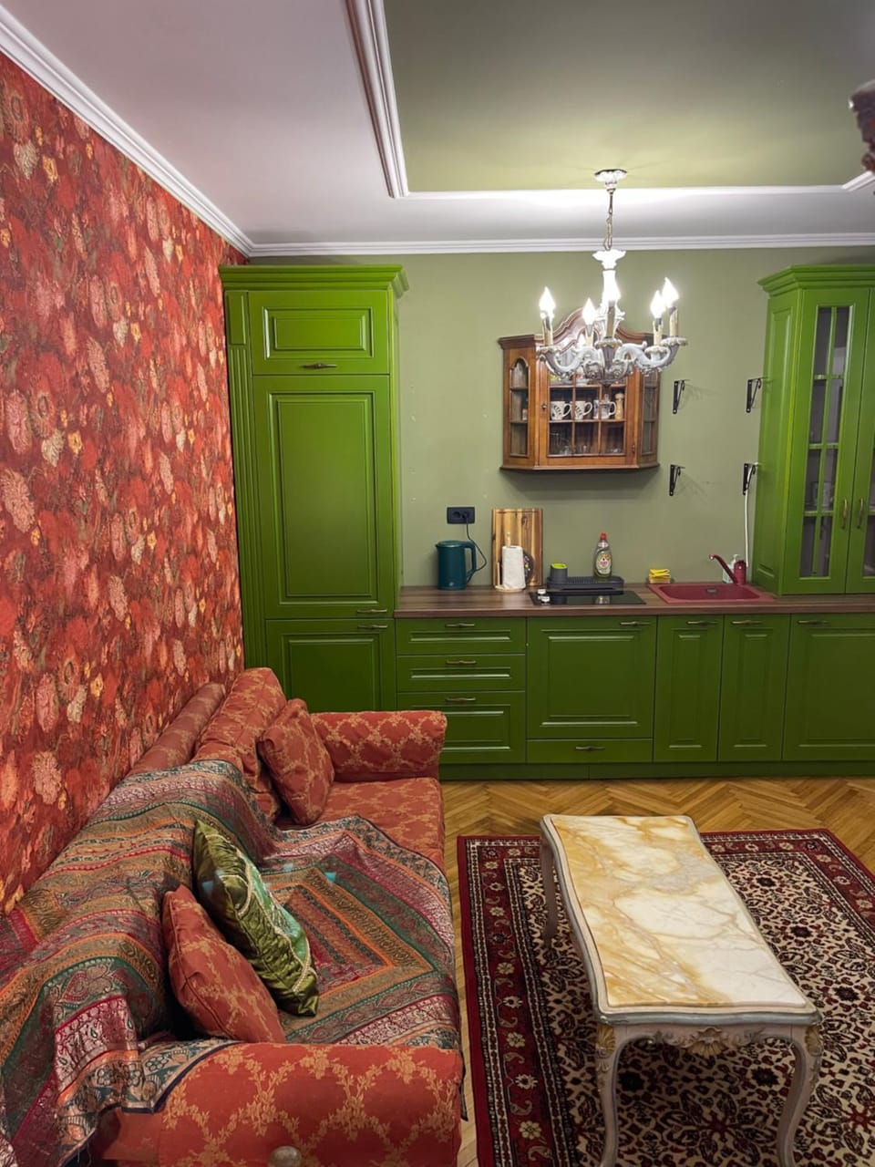 Kitchen or kitchenette, Seating area