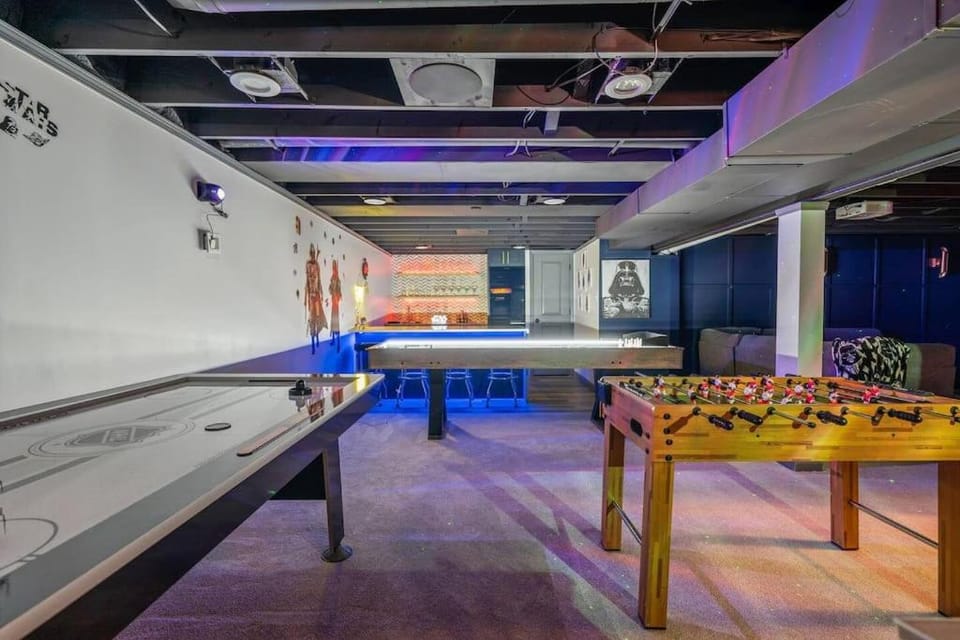 Zestlife-LuxuryEscape-ThemedRooms-Pool-GameRoom Villa in Indianapolis
