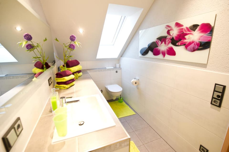 Shower, Bathroom, towels