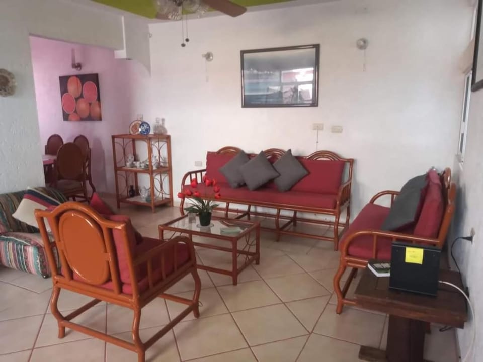 Casa Colibrí Ahuatepec Cuernavaca House in Cuernavaca