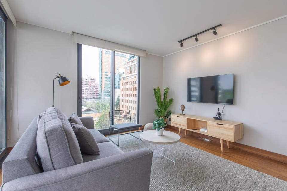 AC- Metro, Mall, parking ps Apartment in Las Condes