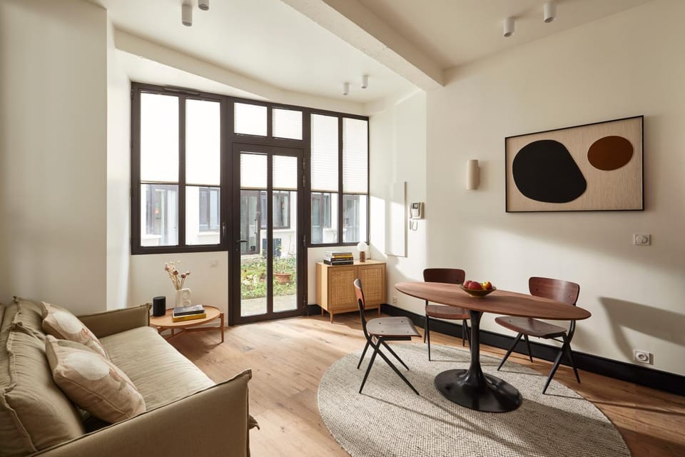 Living room, Dining area