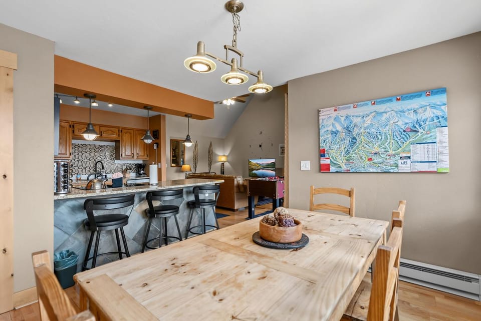 Top Floor 2 Bedroom Ski-In & Walk to Main St House in Breckenridge