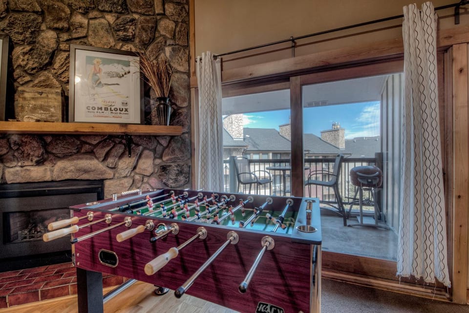 Top Floor 2 Bedroom Ski-In & Walk to Main St House in Breckenridge