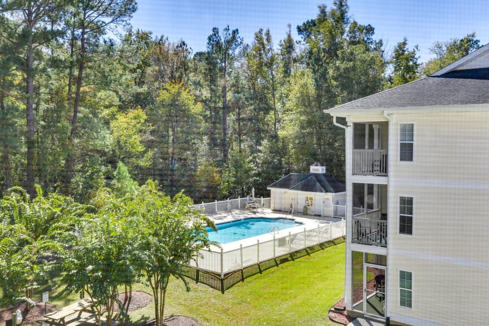 Golf & Resort Perks: Premier Condo 10 mi to Myrtle House in South Carolina