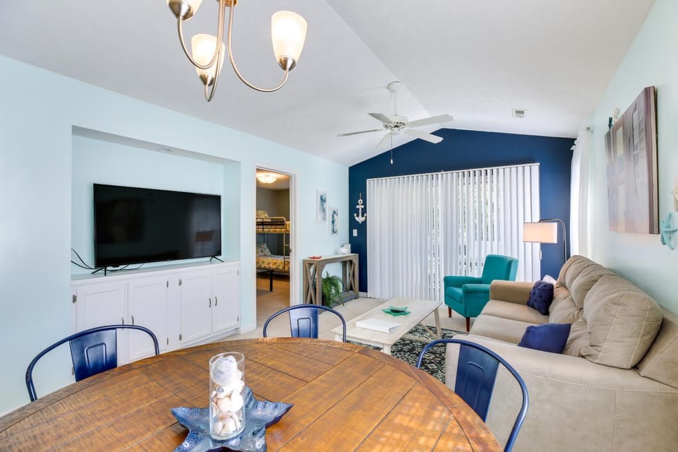Golf & Resort Perks: Premier Condo 10 mi to Myrtle House in South Carolina