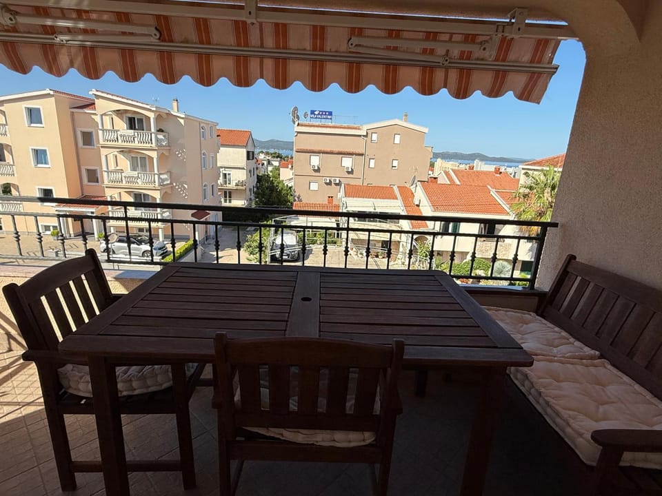 Modern Penthouse Kraljic Great Location & Terrace Apartment in Zadar