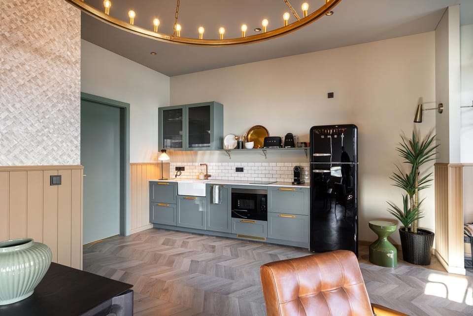 Kitchen or kitchenette