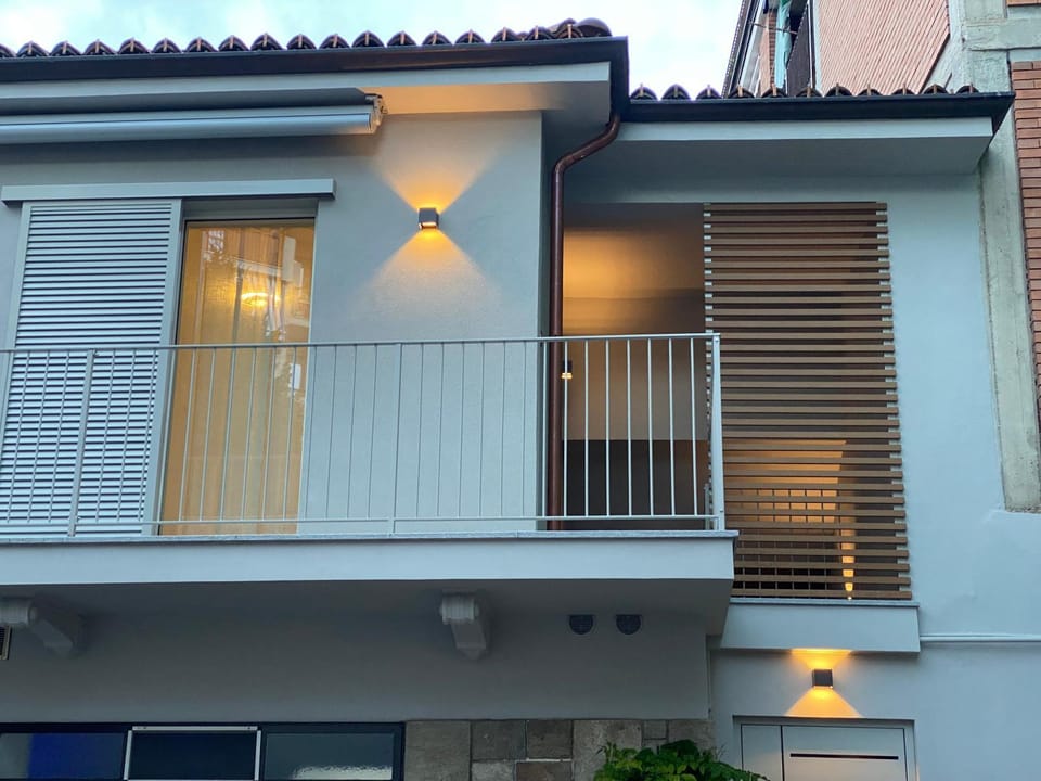 Property building, Balcony/Terrace