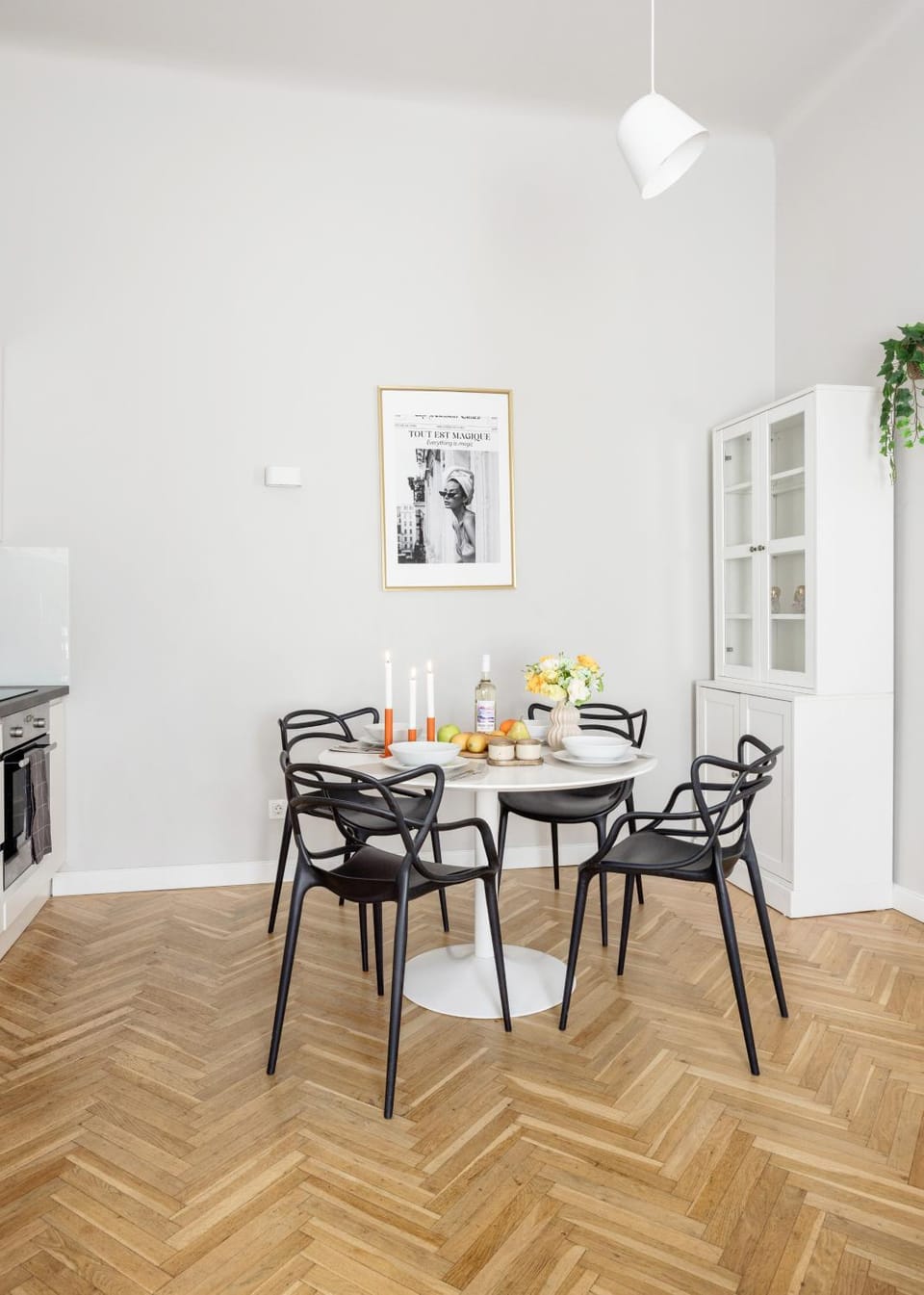 Seating area, Dining area