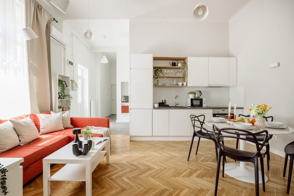 Kitchen or kitchenette, Living room, Seating area