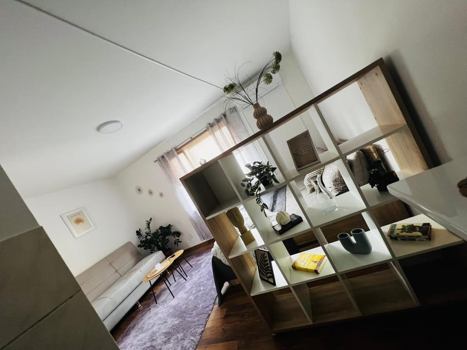Bed, Living room, Photo of the whole room, Seating area, Bedroom