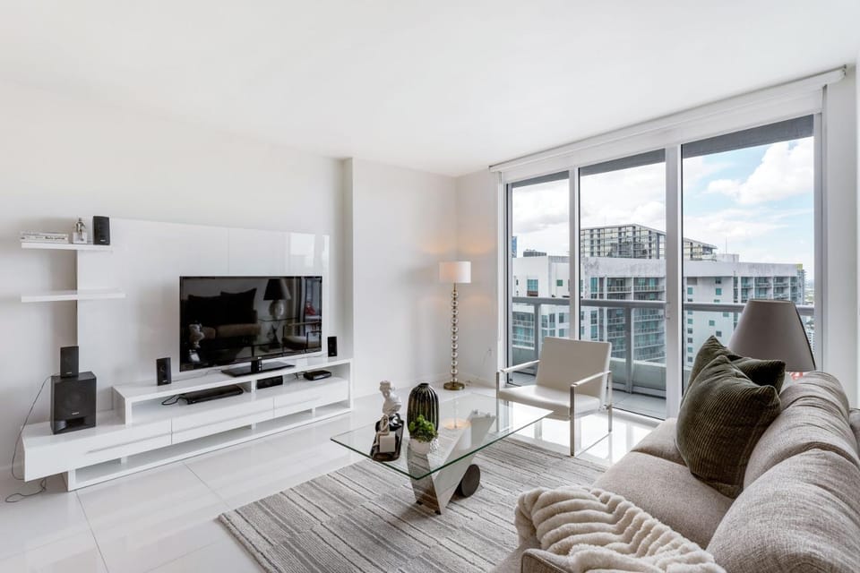 ICON W BRICKELL BY IMD MIAMI Elegant River View 1BR 1BA Apartment in Brickell