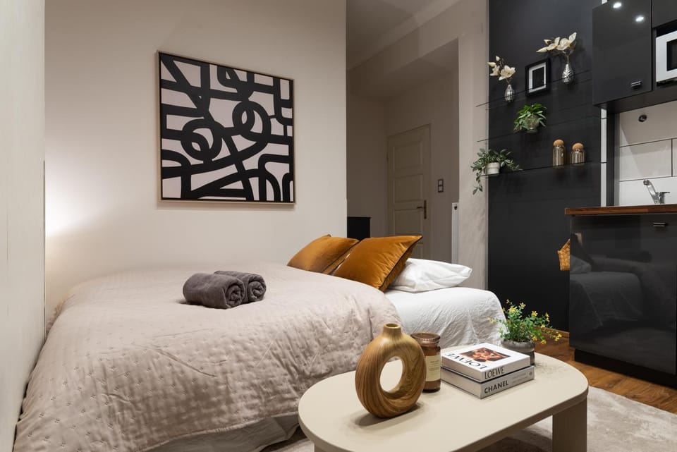Bed, Living room