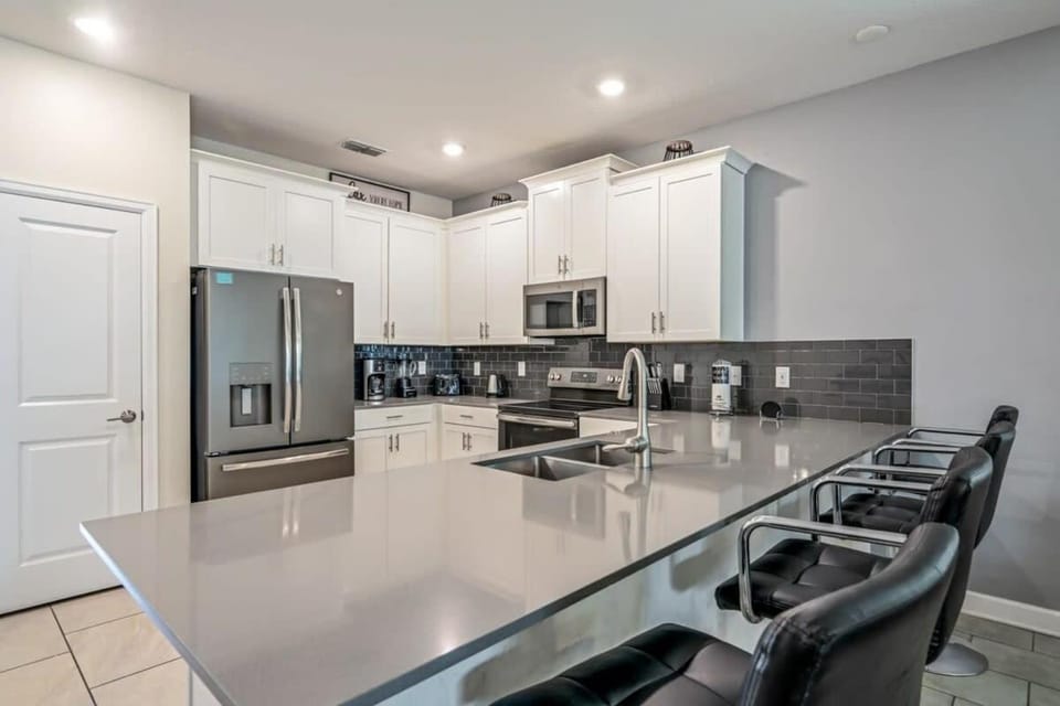 Family Paradise Space Themed Perfect Location House in Kissimmee