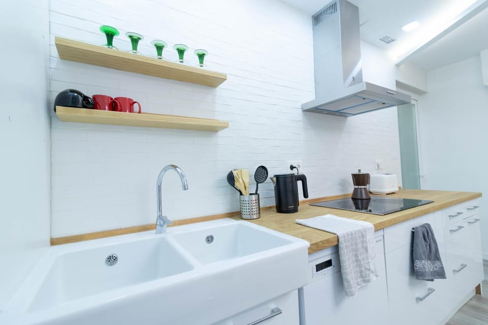 Kitchen or kitchenette, dishwasher, stove, kitchen