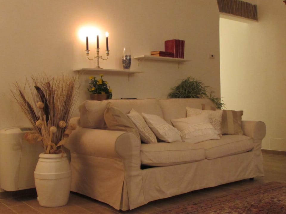 Living room, Decorative detail