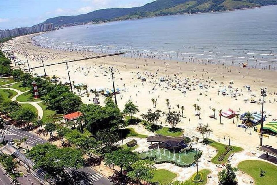 Ótimo APTO-Uma Quadra da Praia no bairro do Boqueirão em Santos Apartment in Santos