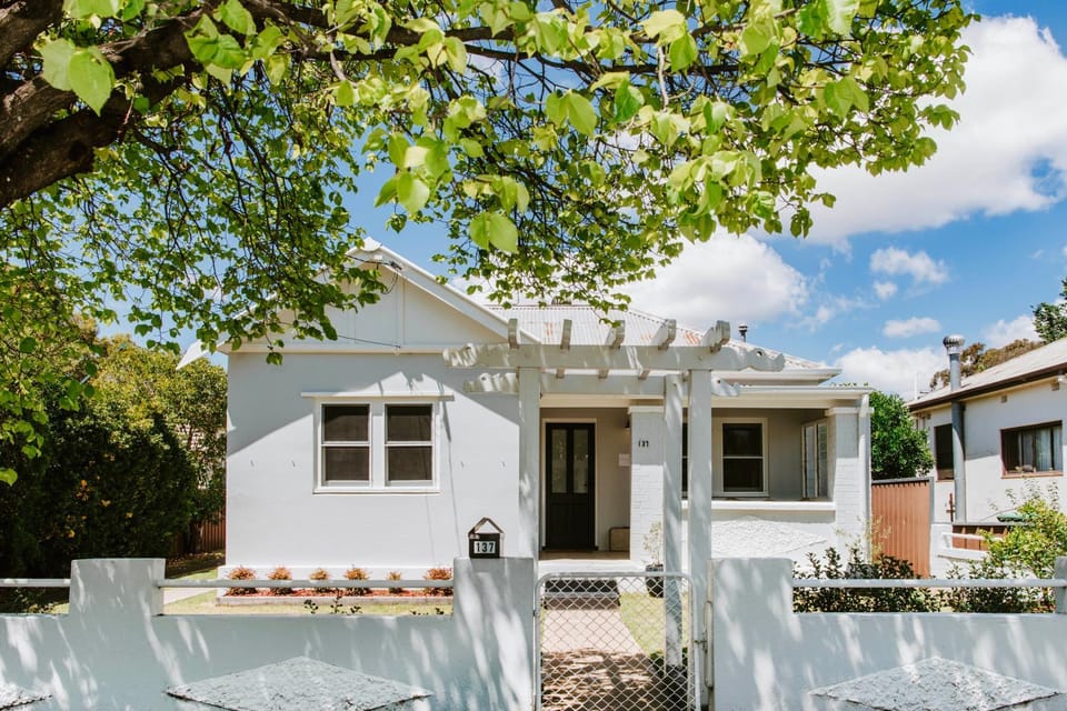 Two Daughters Cottage - Refined Country Living House in Mudgee