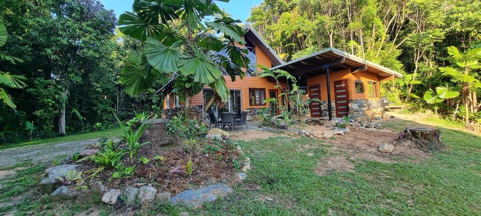 Eden Escape Villa in Diwan