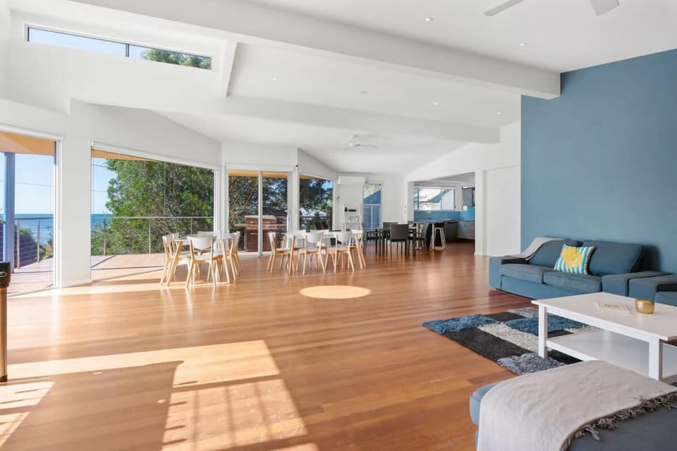 Bobby's Binburra Beach House House in Central Coast