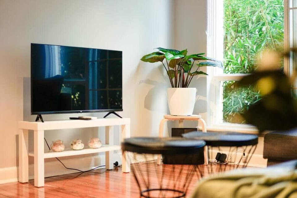 Oasis By the Beach Cute 1 Bedder@St kilda+Parking Apartment in Saint Kilda