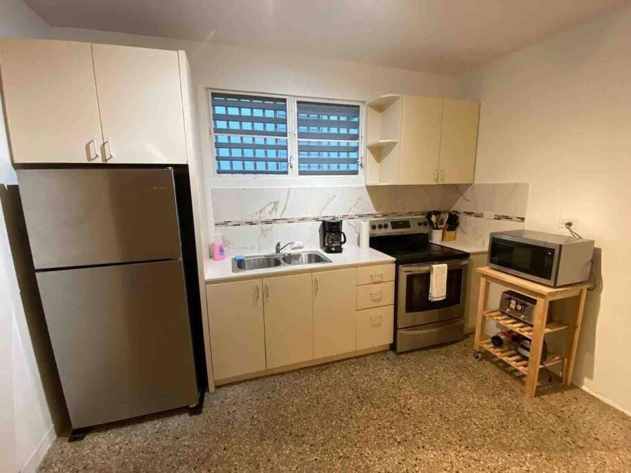 3 bd by airport El yunque Walk to the beach Apartment in San Juan